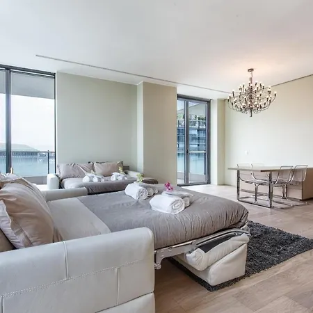 Stylish Elegant In Torre Solaria With Exclusive Milan's View アパート *